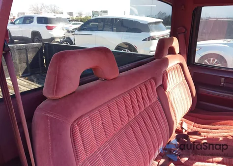 1989 Chevrolet Gmt-400 C1500 z USA, uszkodzony, nr VIN 1GCDC14K3KZ264404